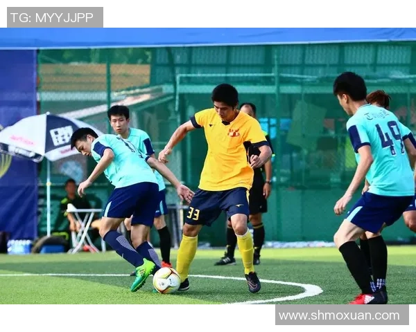 西安篮球队在杯赛积分榜上以72分稳居第一名展现强劲实力