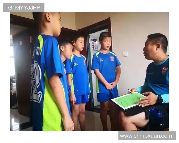 足球明星亲自示范剪指甲技巧让你惊讶的日常生活小细节揭秘 足球明星亲自示范剪指甲技巧让你惊讶的日常生活小细节揭秘