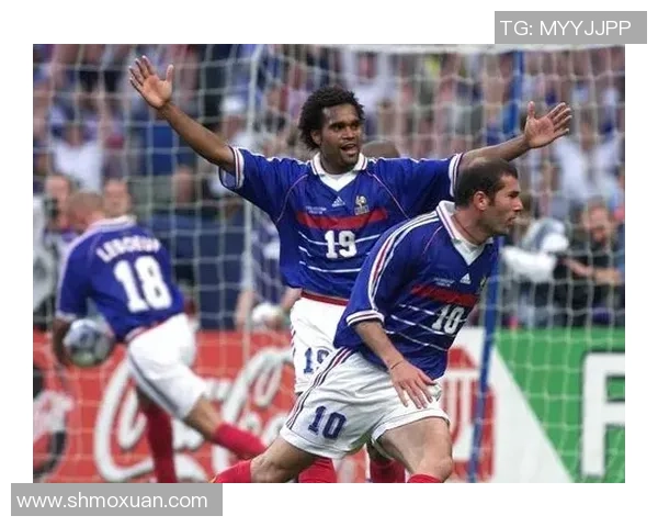 齐丹传奇足球生涯回顾与影响力分析