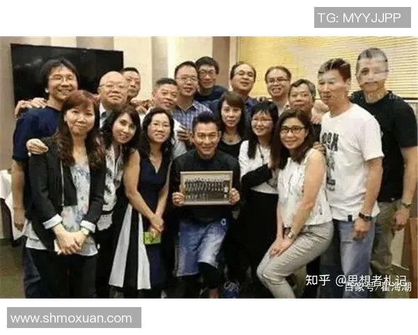 足球明星的传奇人生与奋斗精神在书中的启示与反思